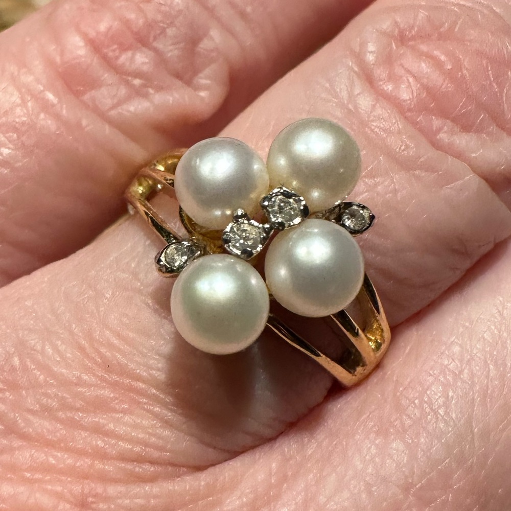 Faux Pearl ring
